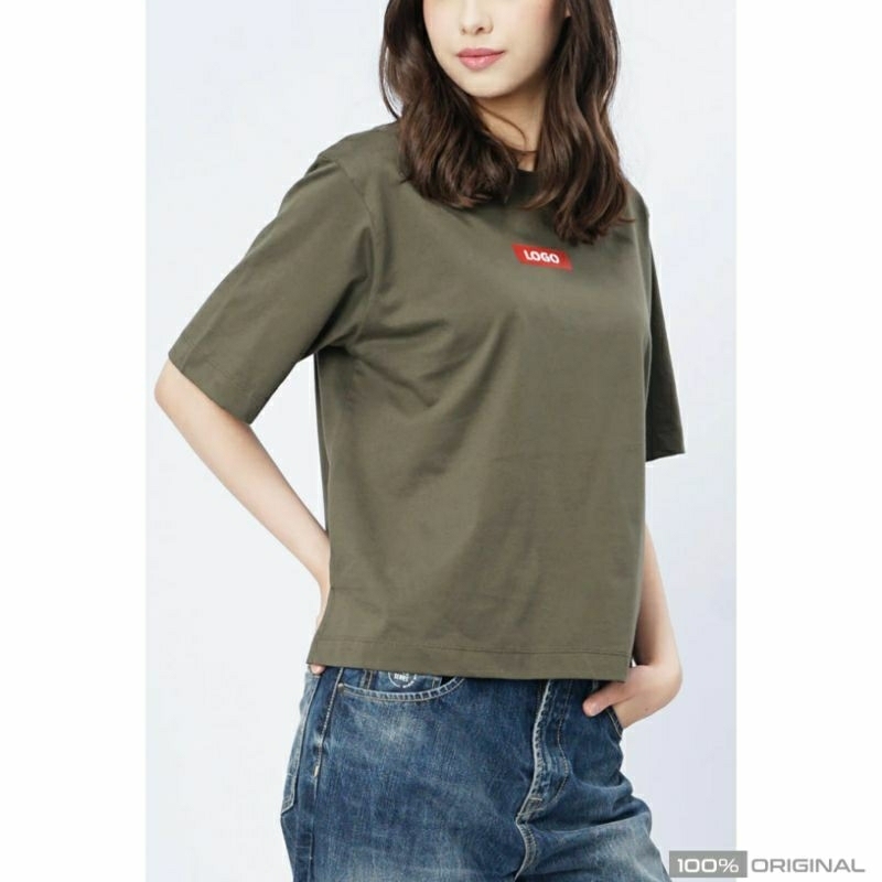logo jeans original kaos regular hijau army wanita - REGULAR
