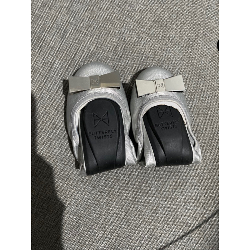 Butterfly Twist sepatu flat lipat warna grey cantik ukuran 36