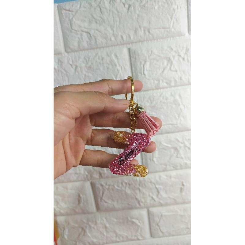 Gantungan kunci resin, gantungan kunci alfabet, gantungan kunci nama, gantungan kunci unik