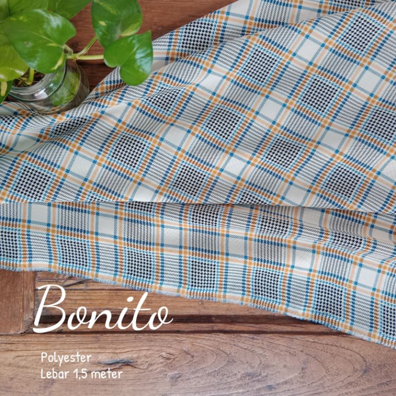 Kain Polyester Bonito