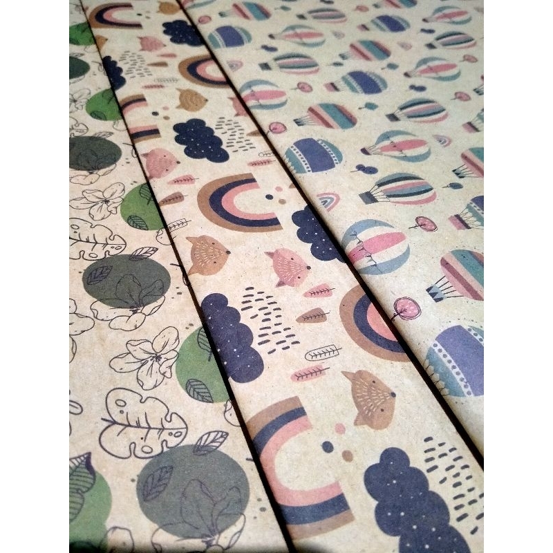 

Kertas Kado Coklat Craft motif INA