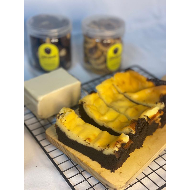 

Sthapati - Fudgy Brownies Gula Palem Cream Cheese