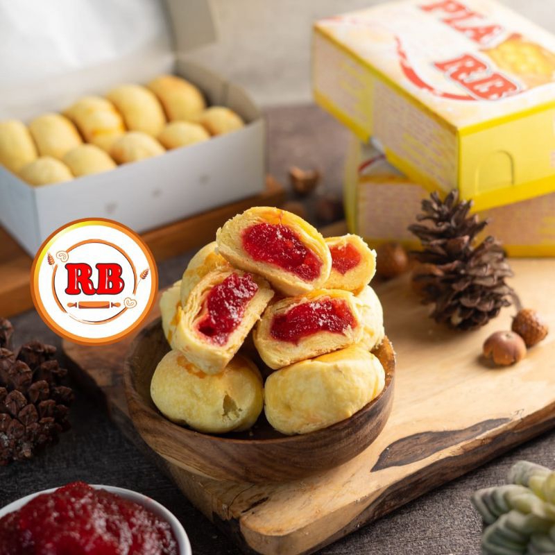 

KUE PIA STRAWBERRY / BAKPIA RASA STRAWBERY / PIA RB STRAWBERRY