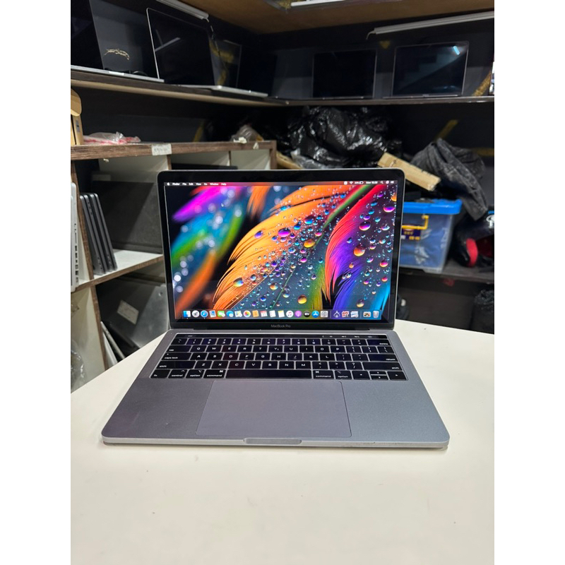 MACBOOK PRO 13 2019 Touchbar Core i7 Ram 16 Ssd 256 Mulus