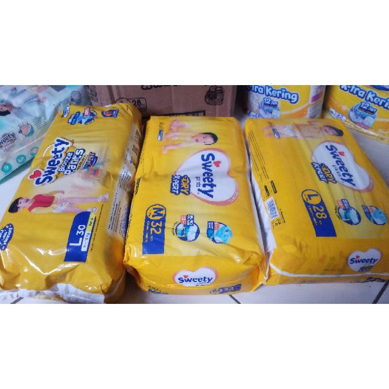 pampers bayi mamy poko