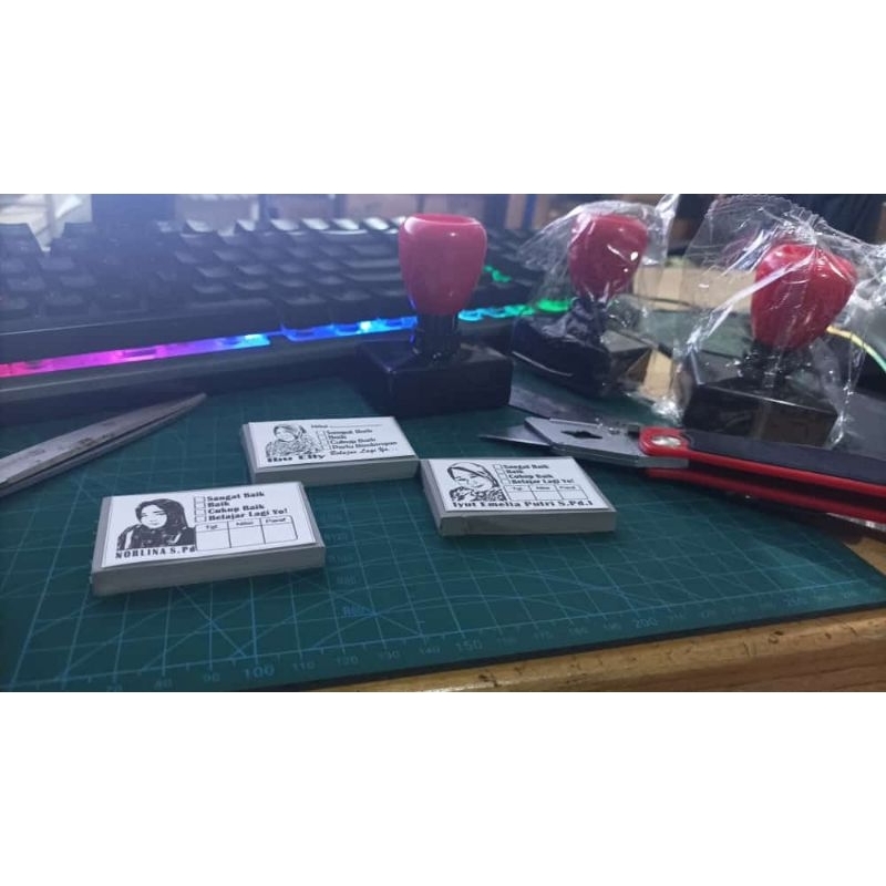 

stempel costum req frofesi