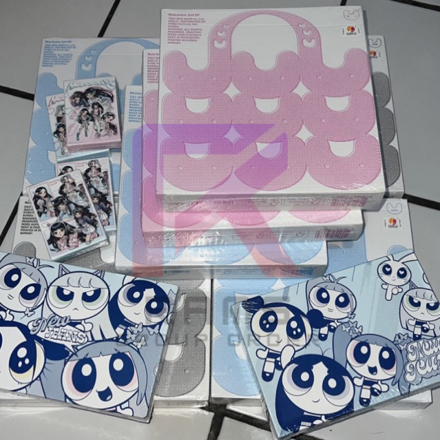 [Ready With POB] NEWJEANS - BUNNY BEACH BAG HANNI, HYEIN, DANIELLE & NEWJEANS WEVERSE ALBUM