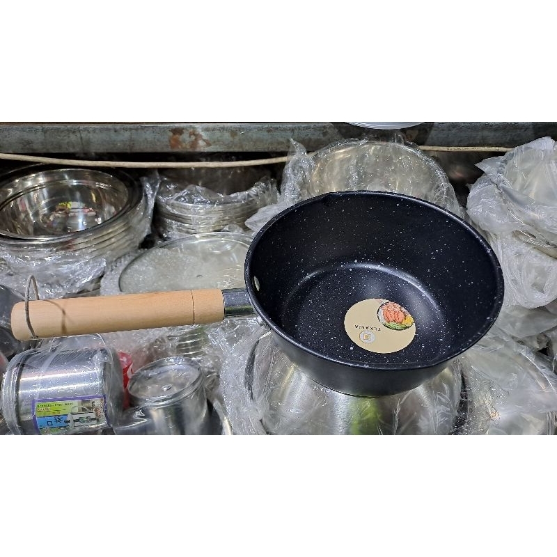 Panci Susu Enamel Teplon Hitam Gagang Kayu 18 cm