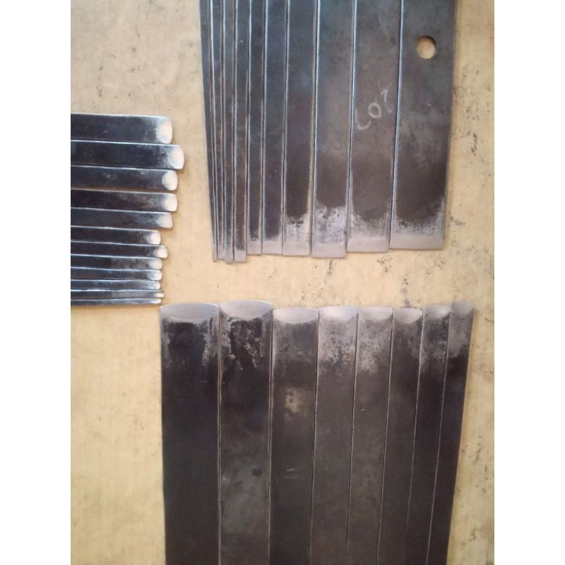 alat pahat tatah ukir kayu jepara dari bahan baja serkel super. satu set isi 30 biji