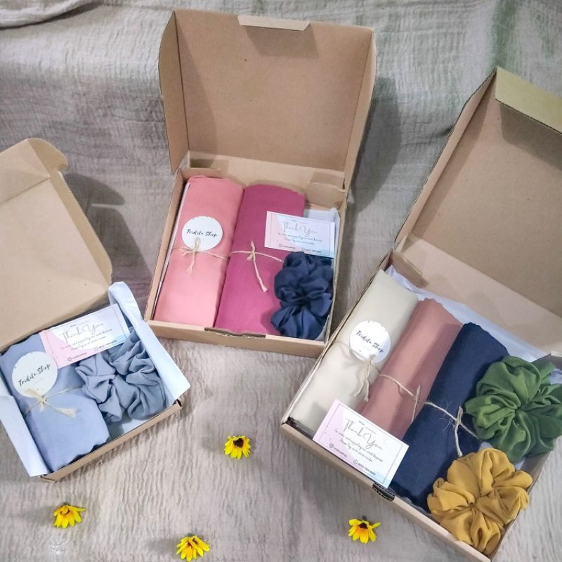 Hampers Hijab Bella square