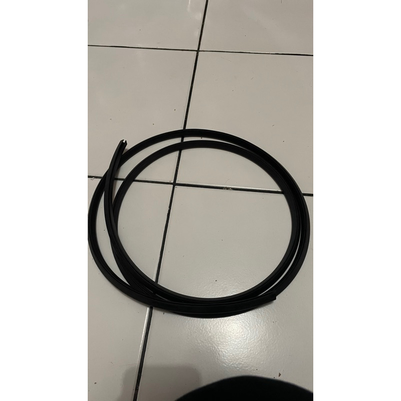 karet lis helm kevlar