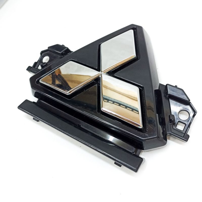 Emblem Logo Mitsubishi Xpander Original Logo Emblem Xpander