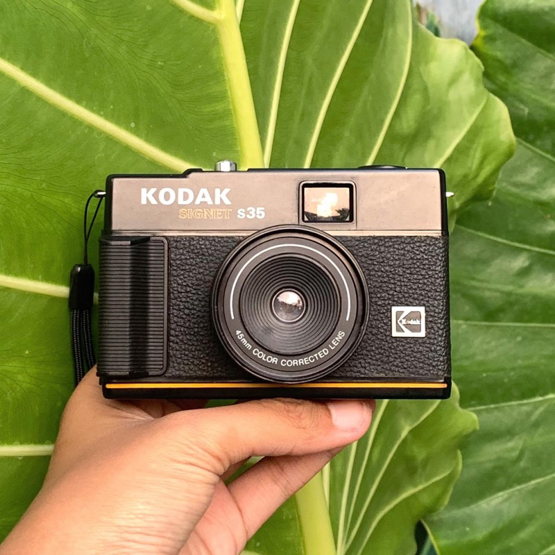 KAMERA ANALOG POINT N SHOOT KODAK VR35 K2 + FLASH + KODAK GOLD200