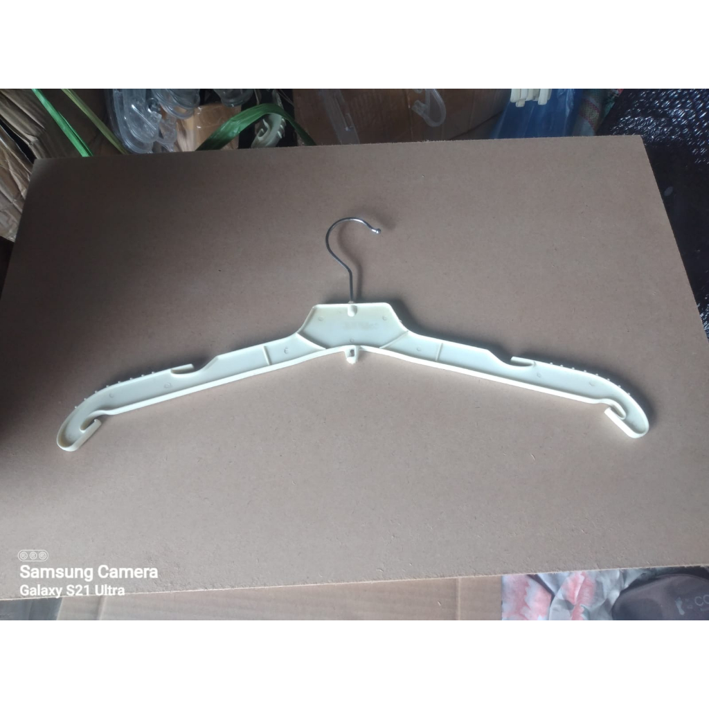 hanger secend gantungan baju bekas murah