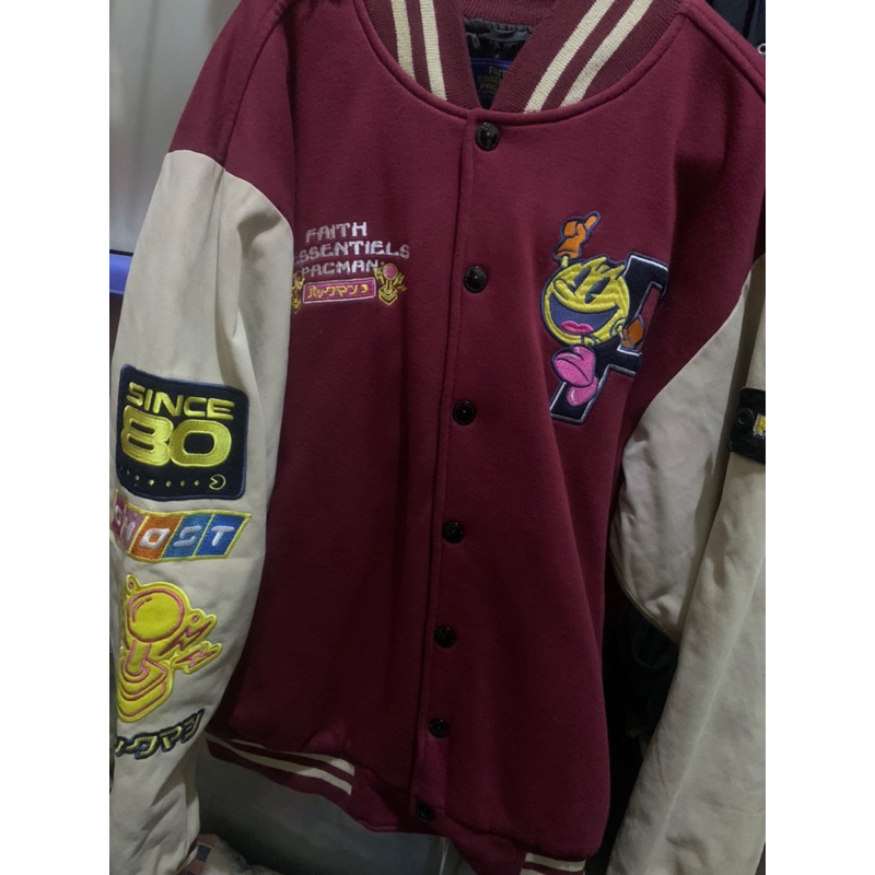 varsity pacman limited edition w.essentiels