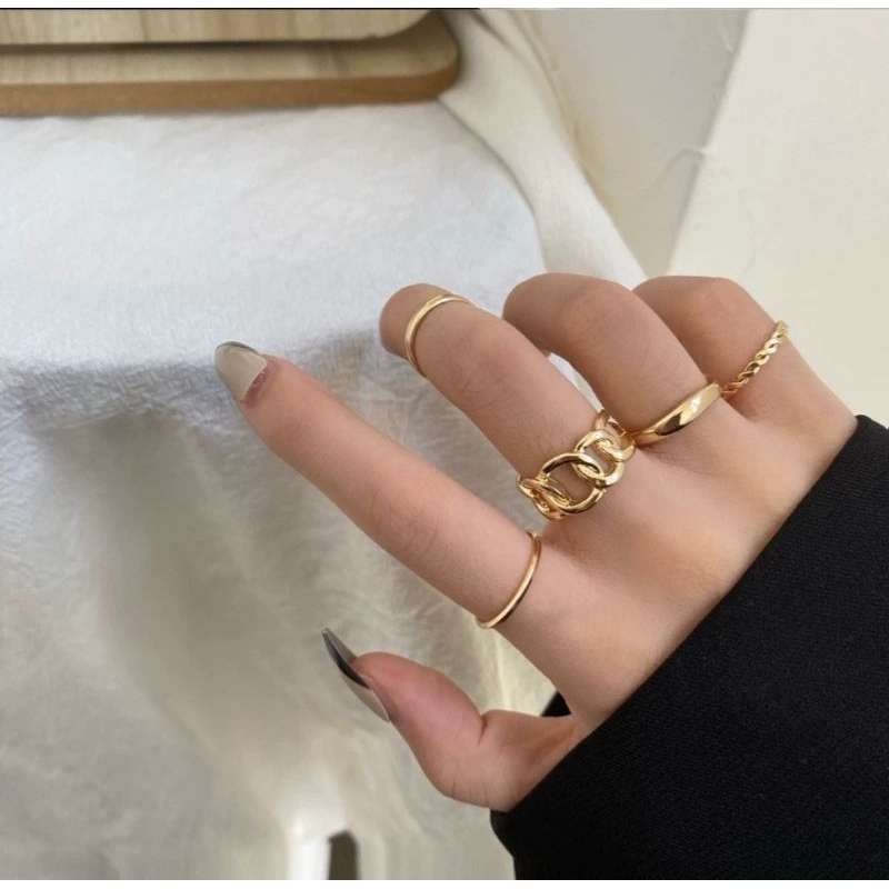 1 set Cincin Wanita isi 5pcs Model Rantai Twist Bahan Metal Emas Perak Gaya Retro Korea / Cincin Wan