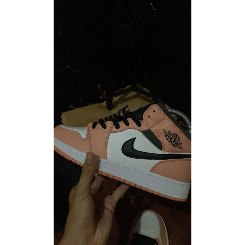 air jordan light arctic pink