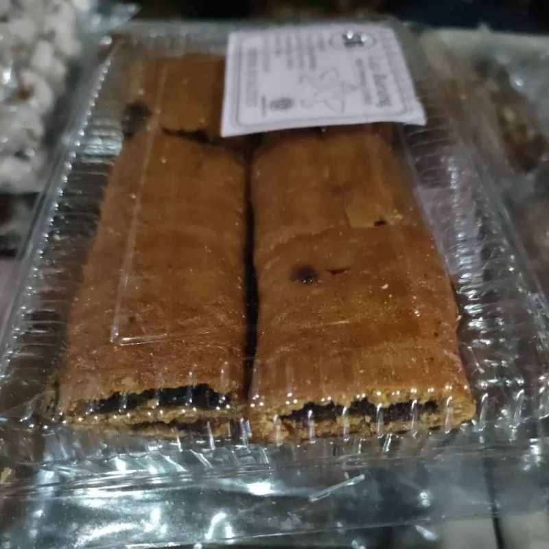 

roti pot segitiga dan segi empat berasa coklat