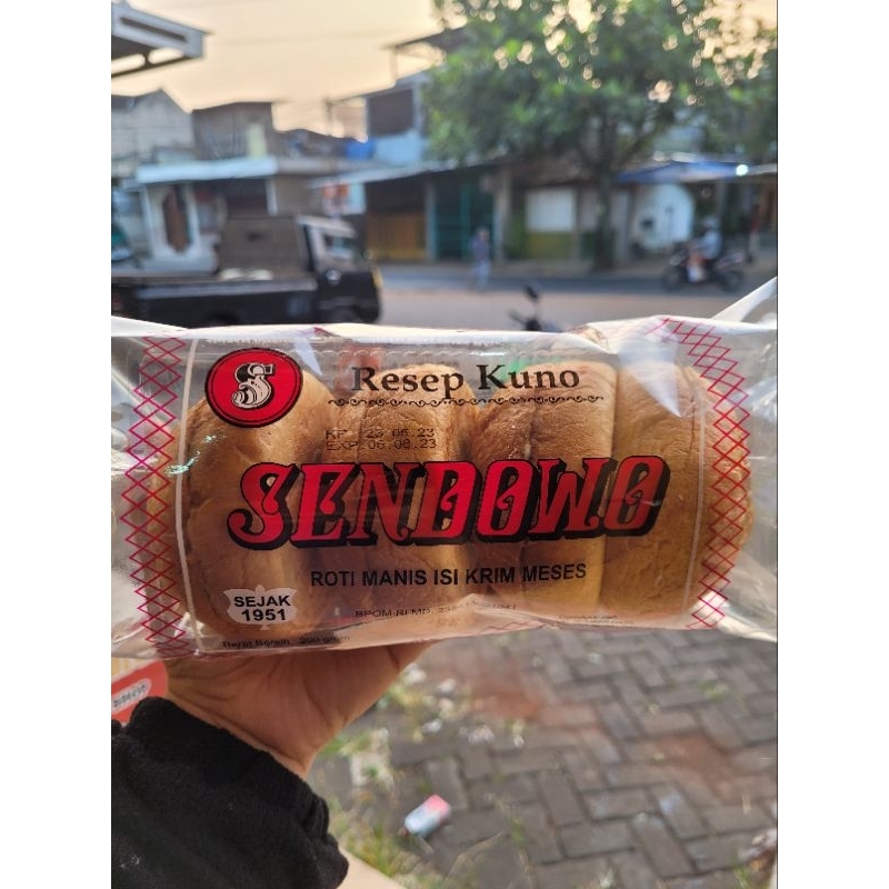 

ROTI LEGEND SENDOWO KHAS KOTA MALANG