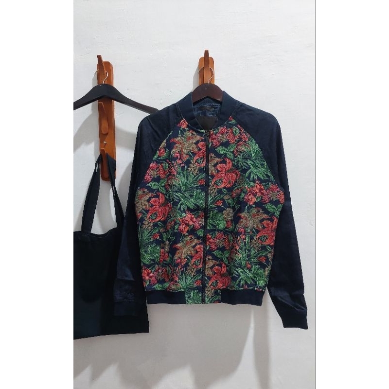 Zaraman outer(bomber) denim flower size M