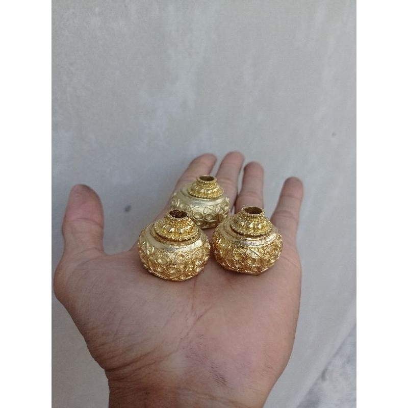 mendak selut solo warna gold