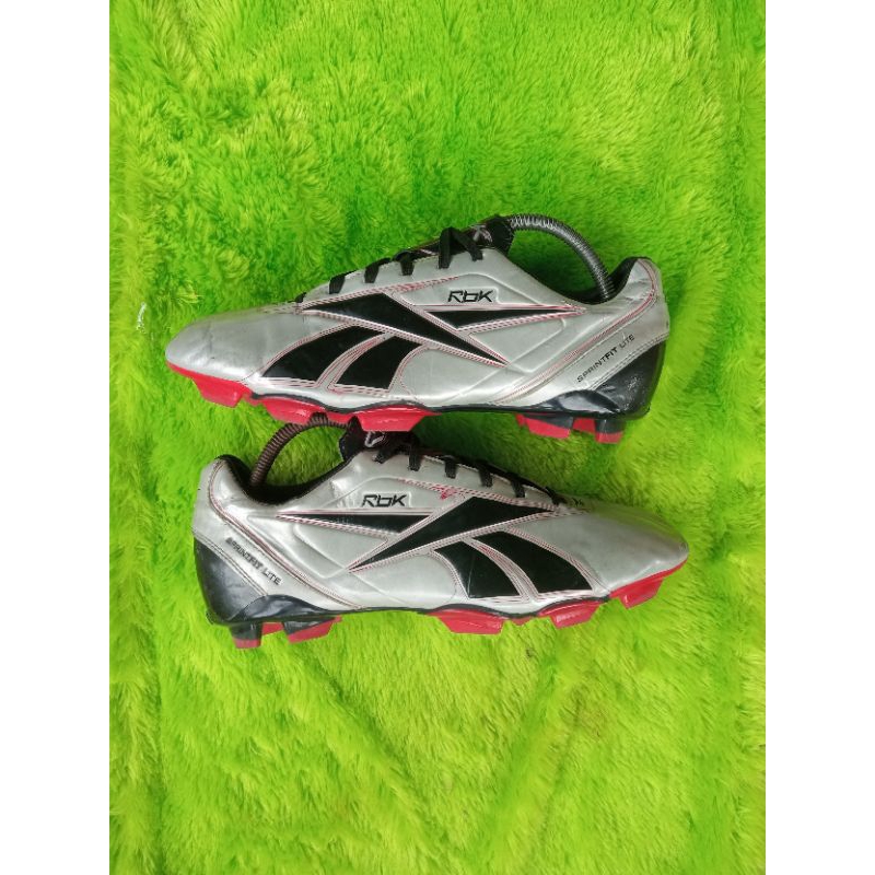Sepatu Bola Reebok second