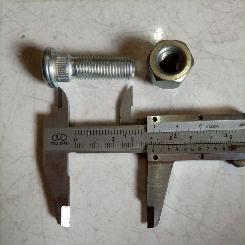 Baut Roda Panjang 41 mm + Mur Asli - L300