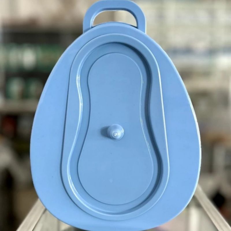 Bedpan Oval Plastik dengan Tutup Pispot Angka 8 Tempat Buang Air Pispot BAB Lansia
