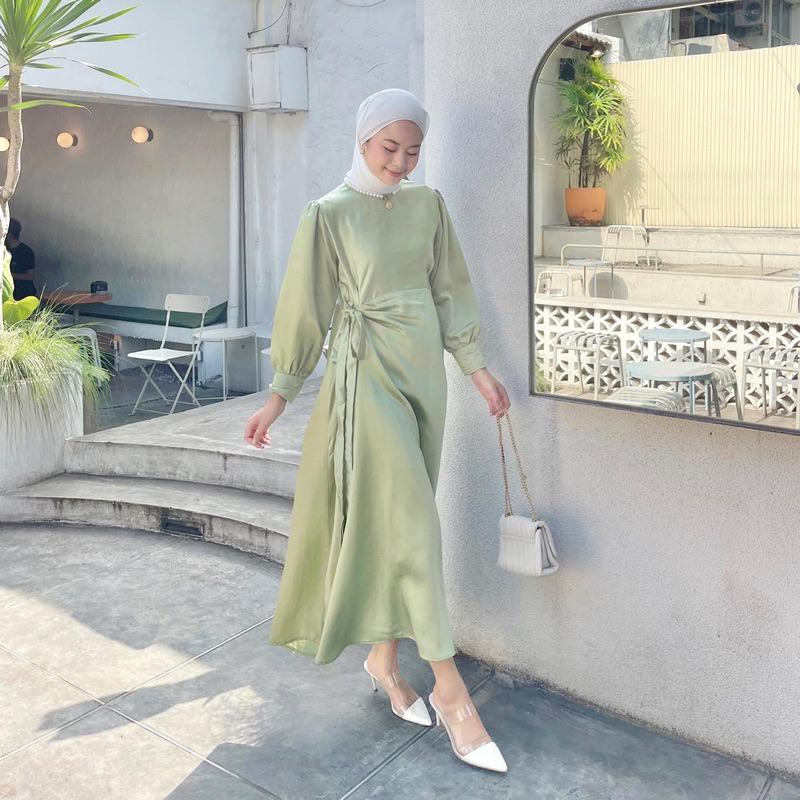 Alisha Gamis Satin Muslim Korean Style Elegan untuk Kondangan Wanita