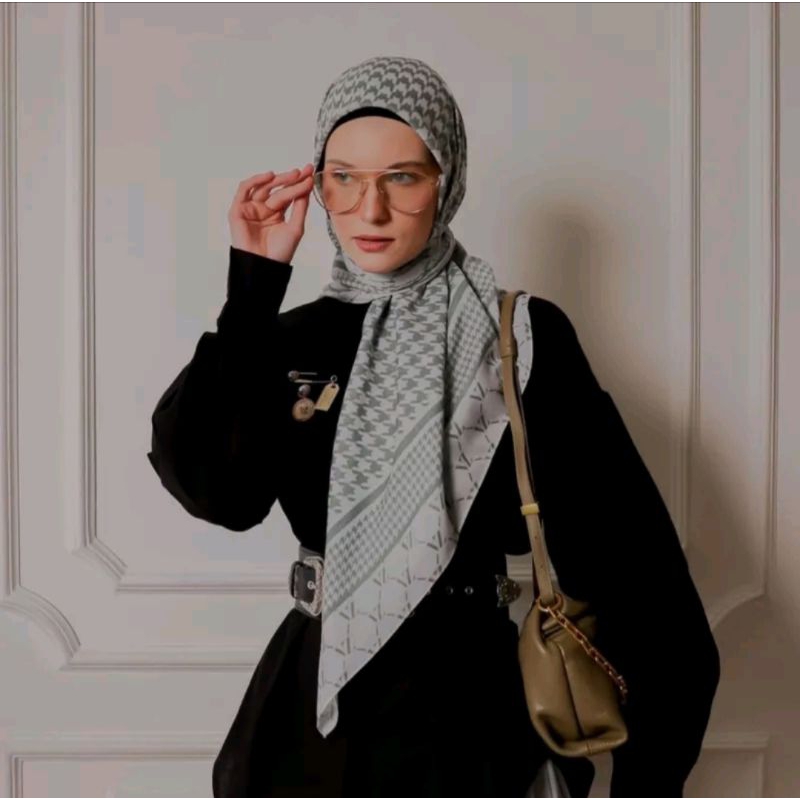 VZ chafiye Scarf preloved ( PL)