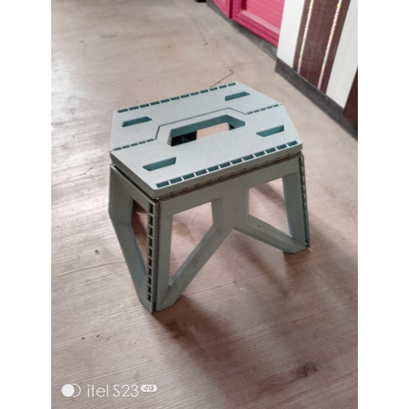 KURSI JONGKOK LIPAT TEBAL