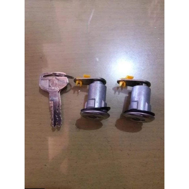 kunci pintu set / door key set Toyota kijang kotak Doyok 3K 4k KF10 KF20