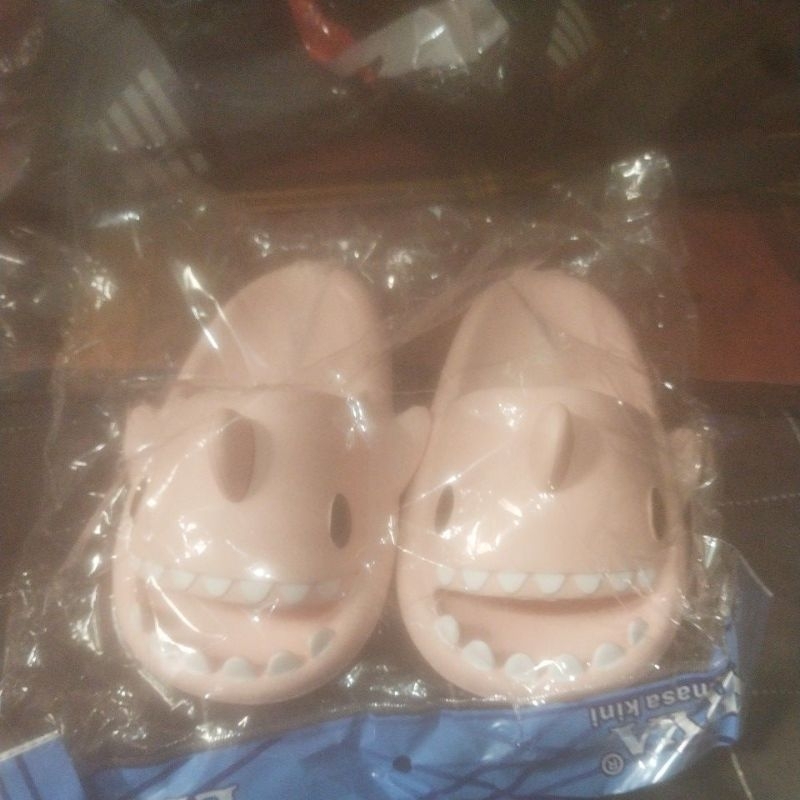 sandal hiu