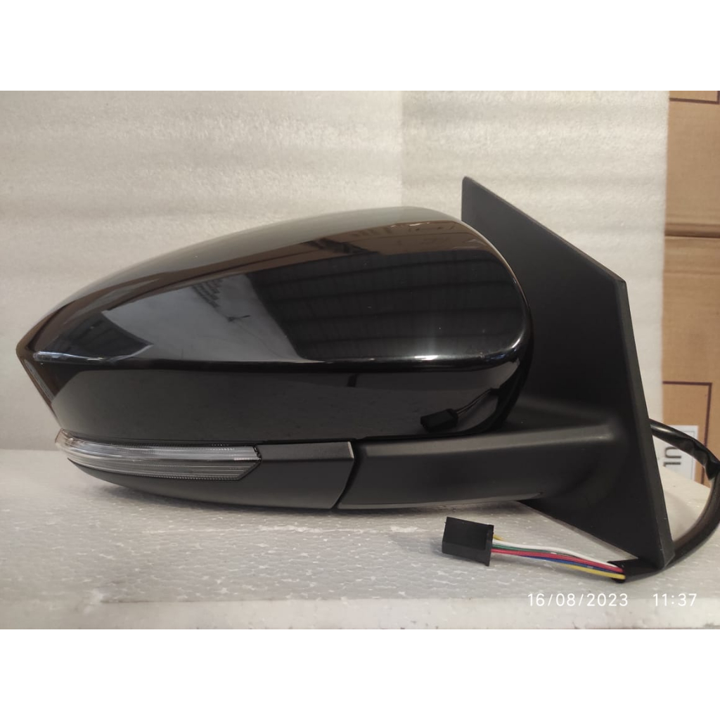 Spion Emgi Toyota Avanza 2019 - 2021 Hitam Elektrik LED