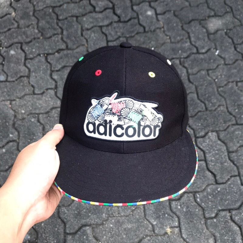Topi Adidas Snapback Adicolour Black