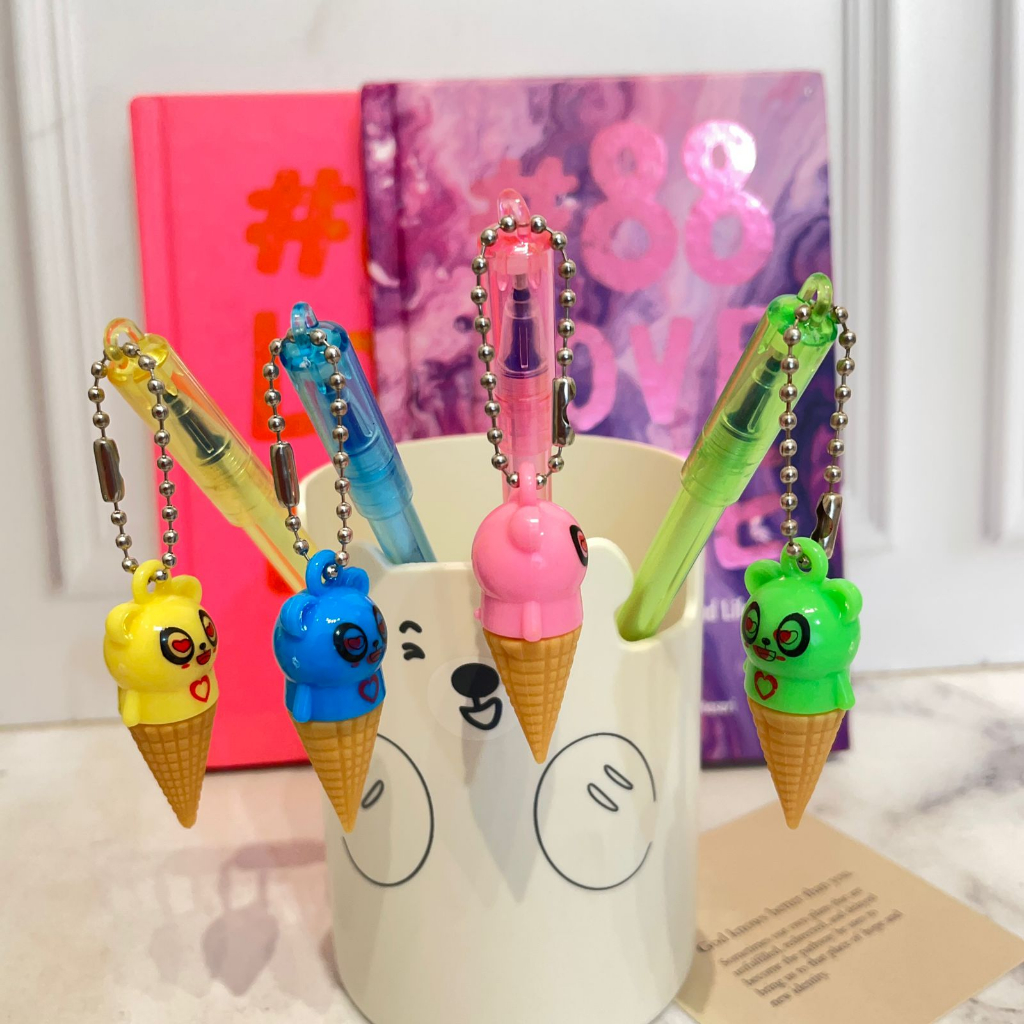 

Pulpen Gantungan Beruang Es Krim unik banget Tinta Biru bisa dihapus (Erasable) / Bolpen Gantungan ice Cream Bear ready 4 Warna Harga TERMURAH Alat Tulis Sekolah Kekinian bisa Grosir dan COD
