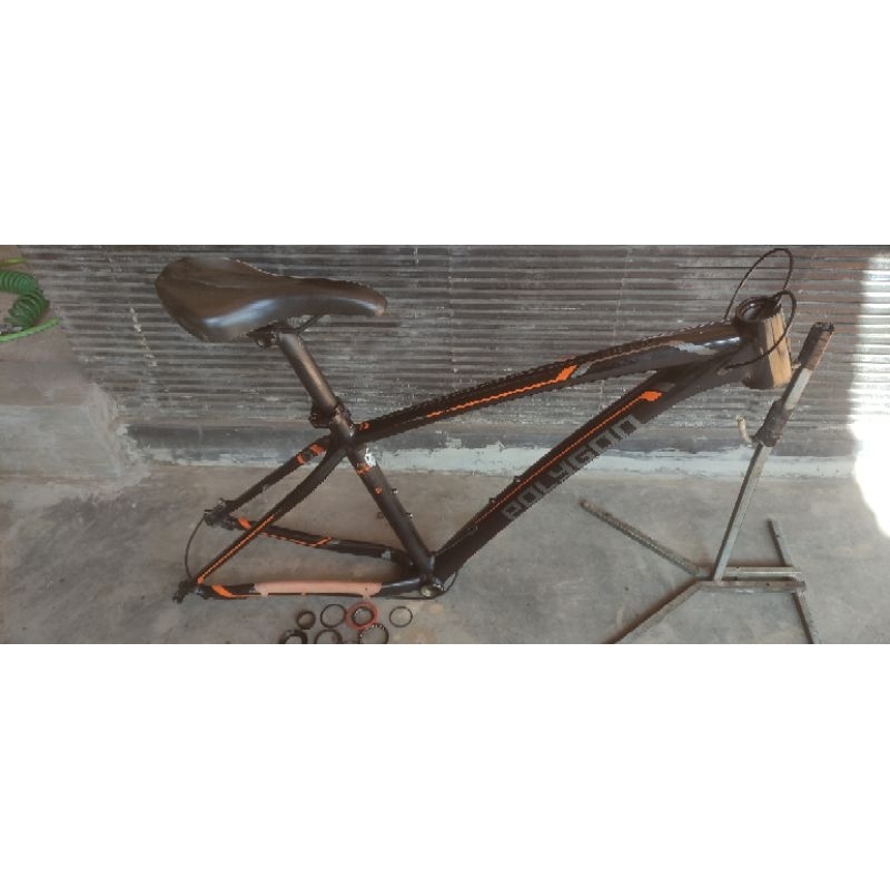 frame set siskiu 6 size m second normal siap pakai