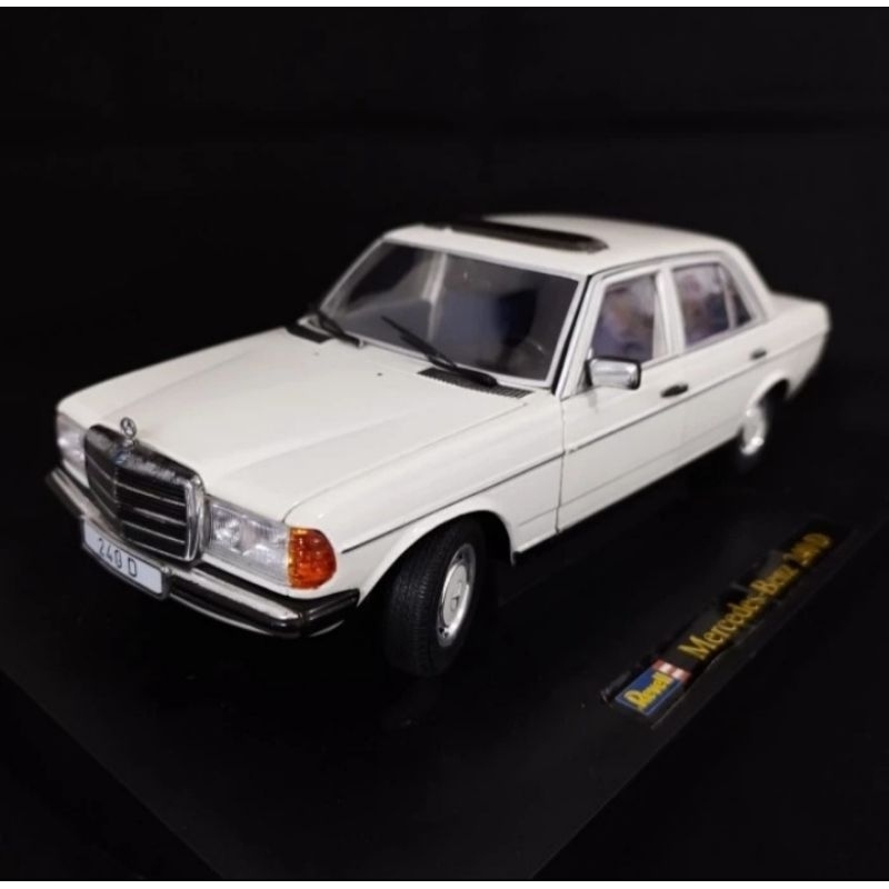 Mercedes W123 240D Skala 18 Bg Revell