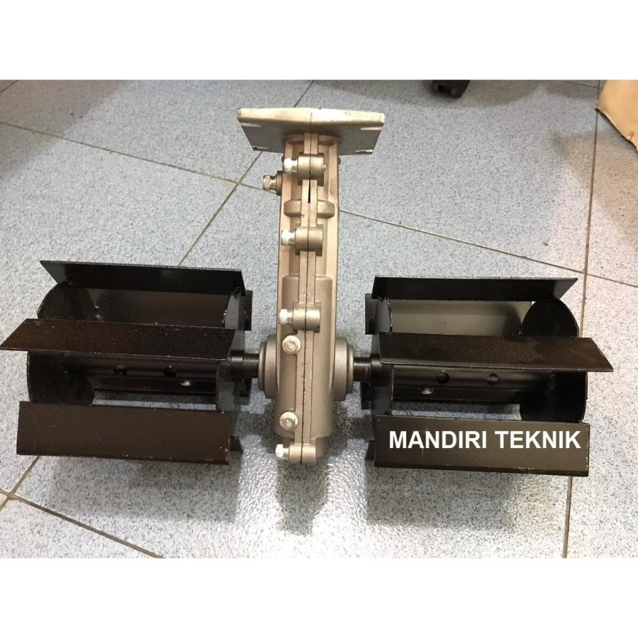 Gearbox Weeder Roda Peyiang Pembersih Gulma Bajak Mini