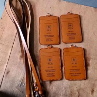 

Name Tag Kulit ID Card Holder Custom Logo Instansi Perusahaan Dan Nama Pribadi - ID Card Holder Kulit Custom Logo