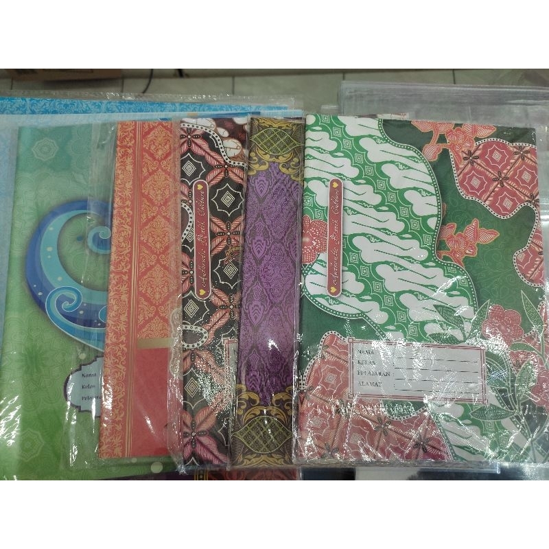 

Sampul Buku Kertas Batik/Polos Buku Tulis Paperline/Big Boss