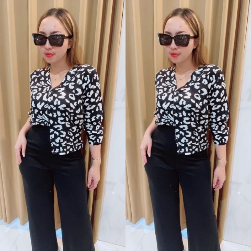 BUY 2 FREE GIFT | Grosir Natalia | Blouse Kancing Leopard Besar Bahan Rayon