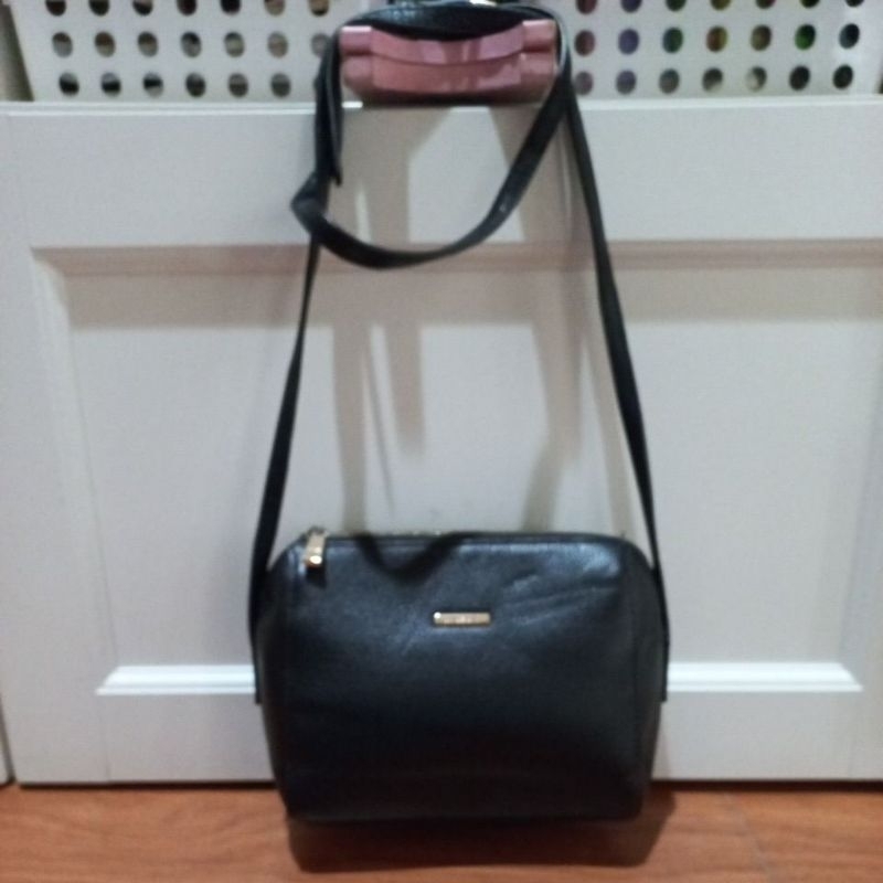 sling bag kecil/camera bag hitam della stella