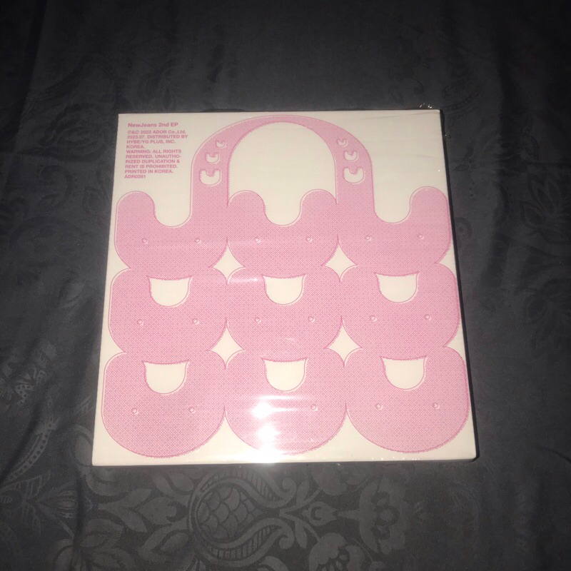 [SHARING - READY ON HAND] Newjeans Bunny Beach Bag Group Ver. Minji Hanni Danielle Haerin Hyein