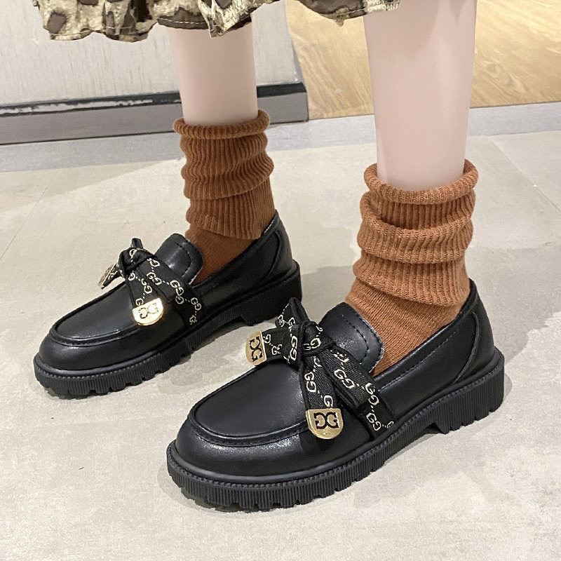 Preloved Lummy Sepatu Docmart Boots Slip On Nadien Bow 2