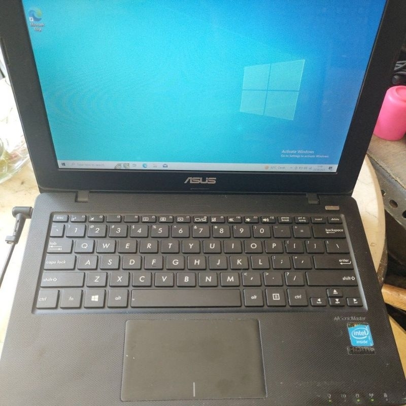 Notebook asus x200m bekas murah normal