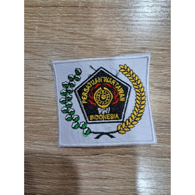 BED BORDIR WARTAWAN#BED BORDIR PWI