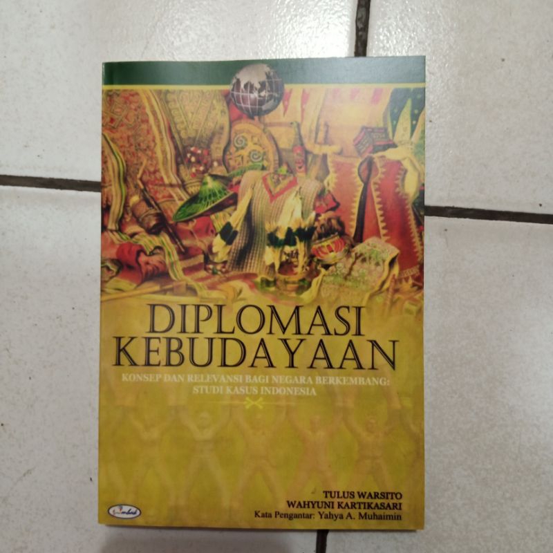 

buku DIPLOMASI KEBUDAYAAN