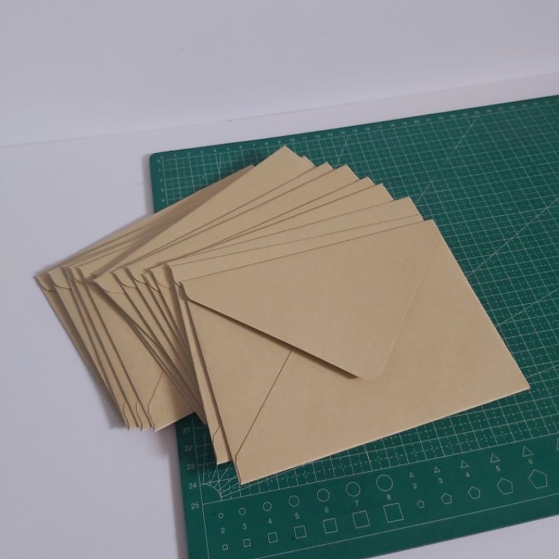 

(satuan) amplop kraft A6 (12.3 x 17)