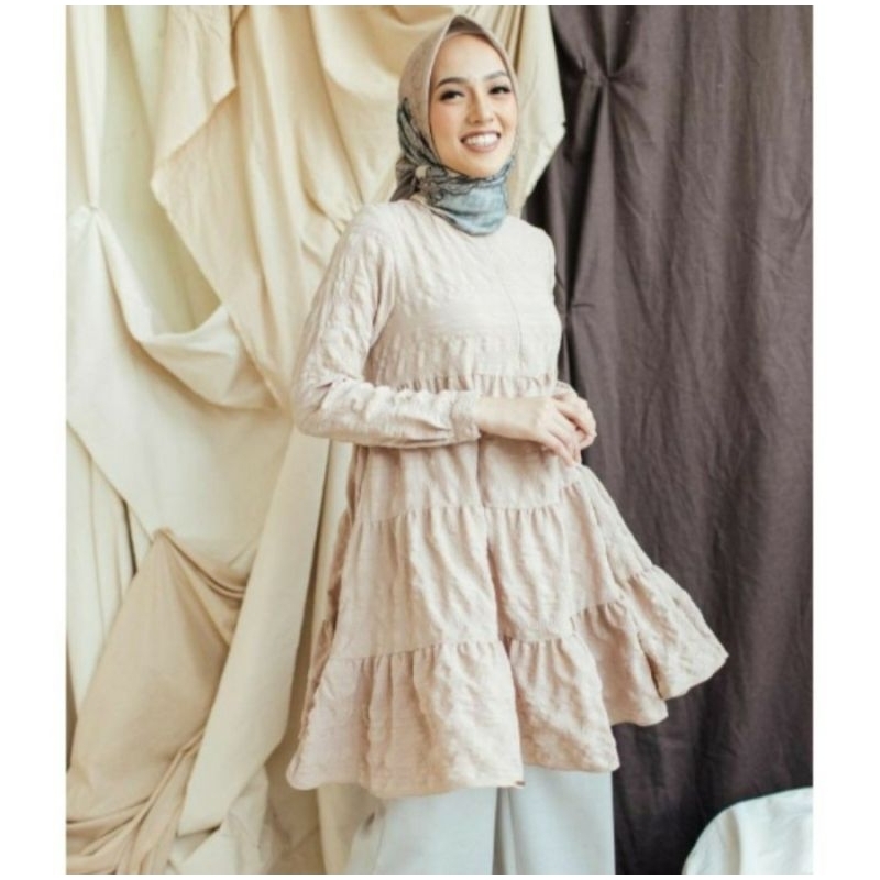 Clarissa Blouse Wearing Klamby L PRELOVED